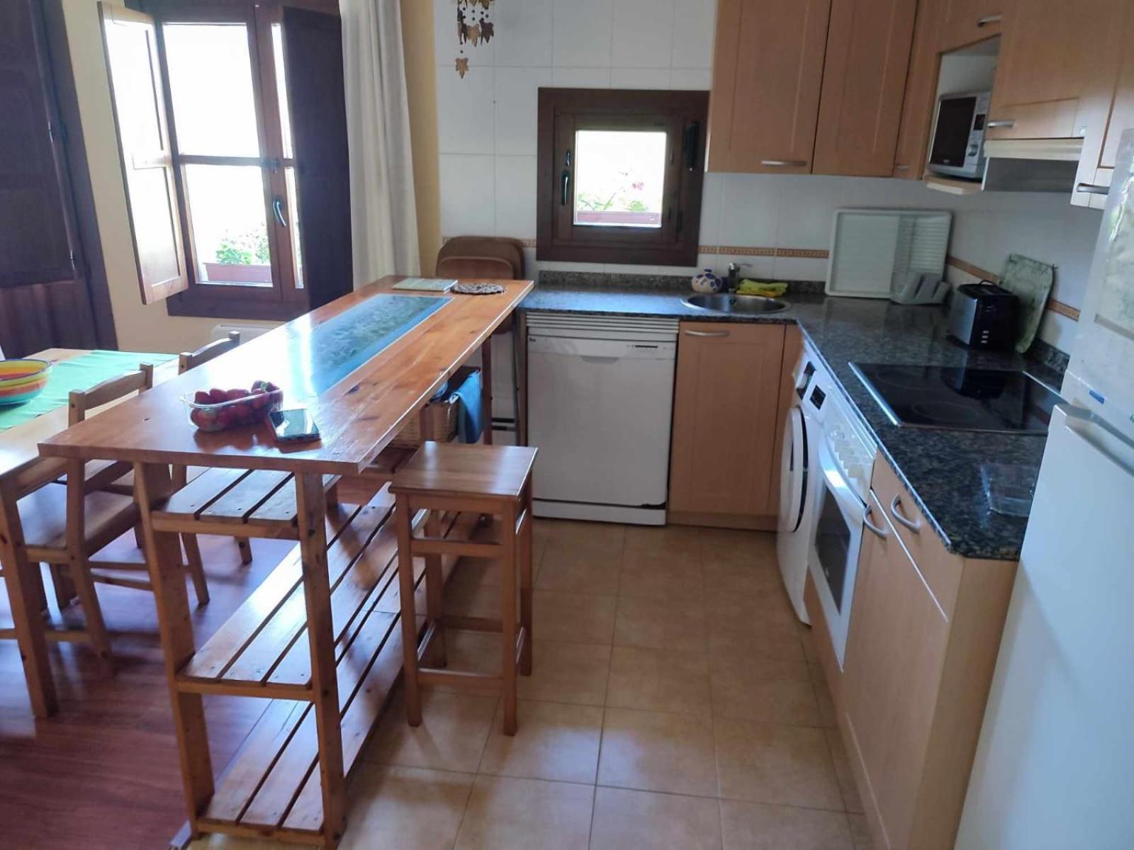Acogedor Bajo Con Terraza Y Vistas Appartement Nueva De Llanes Buitenkant foto