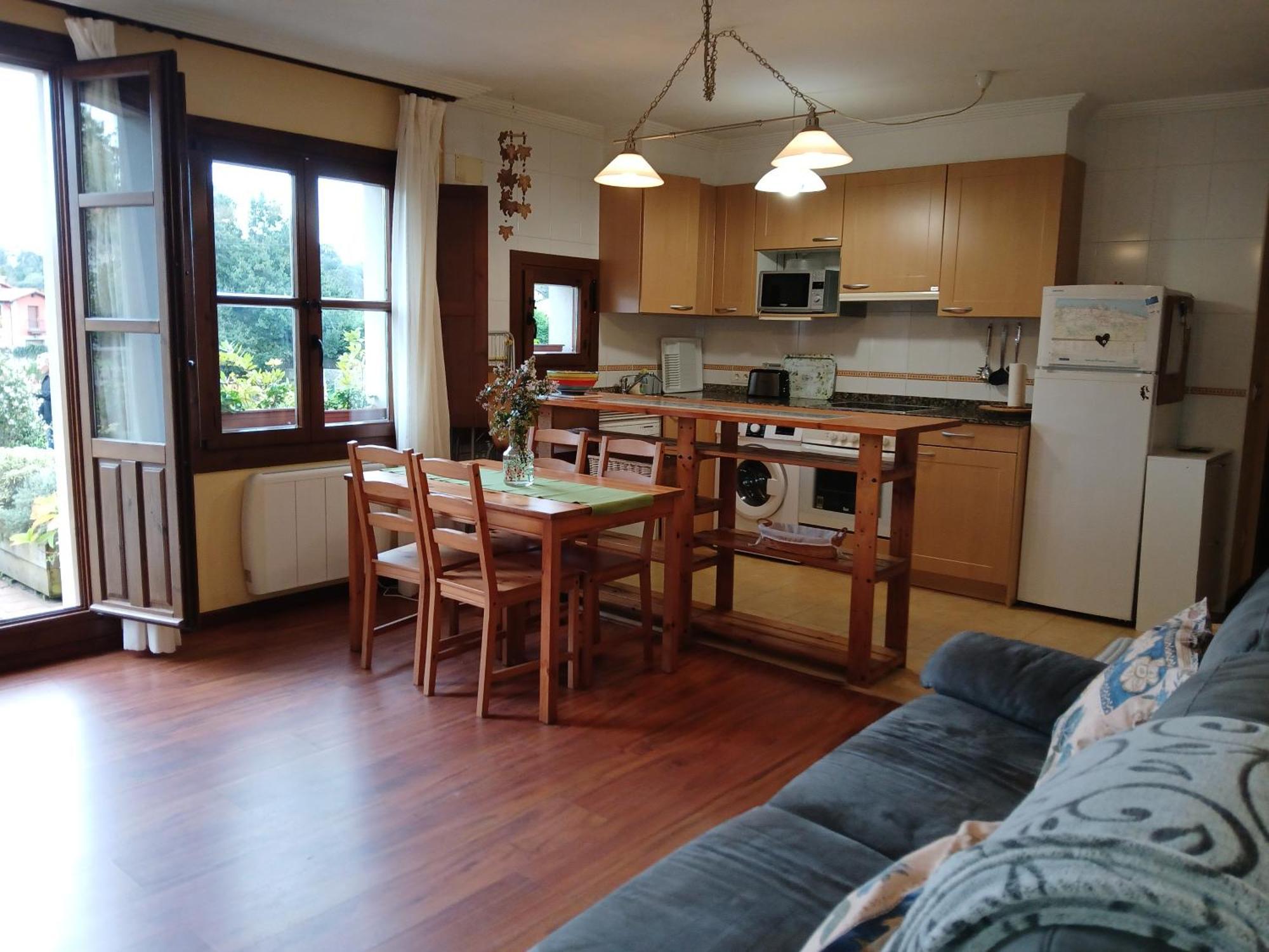 Acogedor Bajo Con Terraza Y Vistas Appartement Nueva De Llanes Buitenkant foto